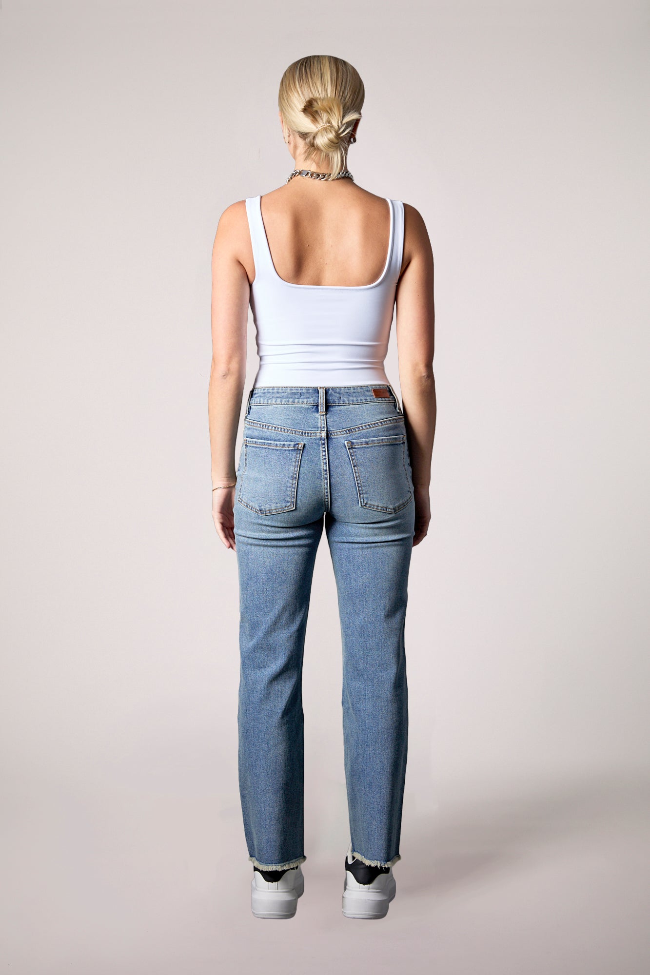 Quinn Mid Rise Recycled Straight Ankle - Fiji